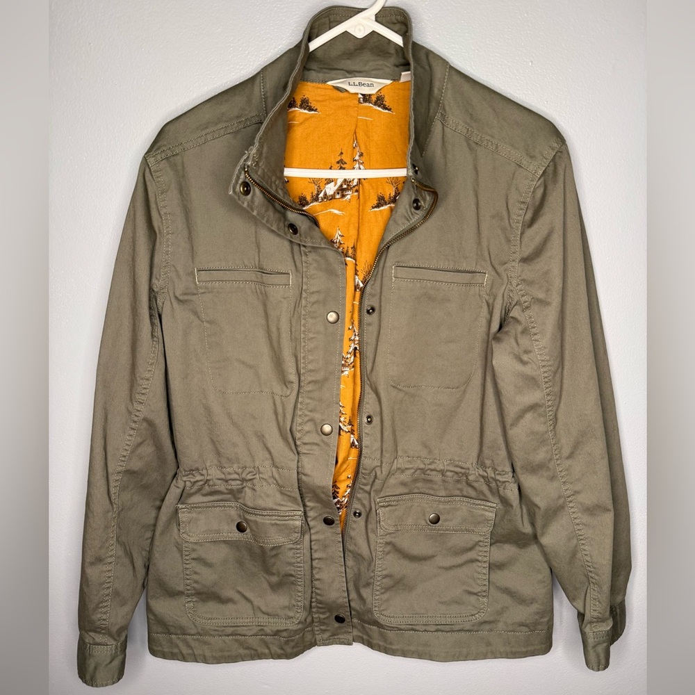 L.L. Bean Women’s Utility Jacket With Graphic Print Cabin Themed Orange Lining